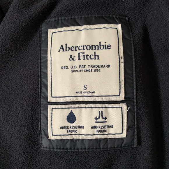 Abercrombie & Fitch Puffer Jacket - Picture 4 of 10
